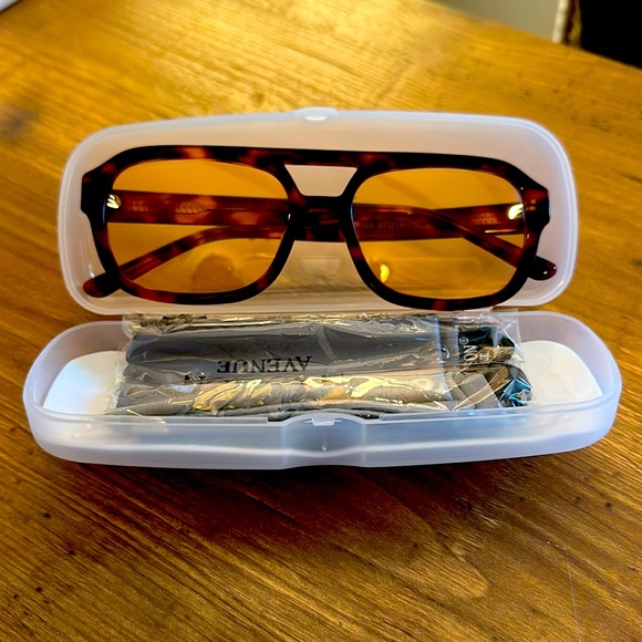 madison avenue Accessories - Retro tortoise sunnies